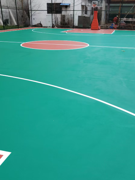 遵化 球场长期使用易出现地面开裂